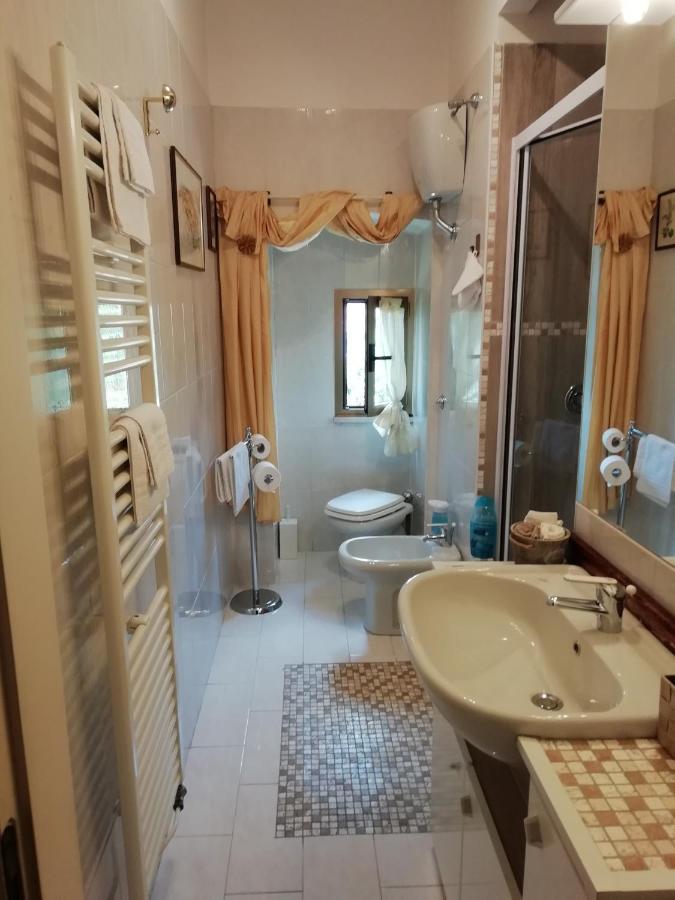 לינה וארוחת בוקר טרני Le Pinelle מראה חיצוני תמונה